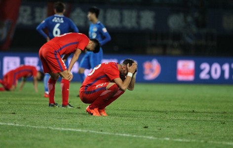 悦盈体育官网 -里昂清晨再遭质疑；志在亚冠名次提升；悬念犹存；赛季目标并未改变(曾琦17分11秒事件对公众信任的影响)