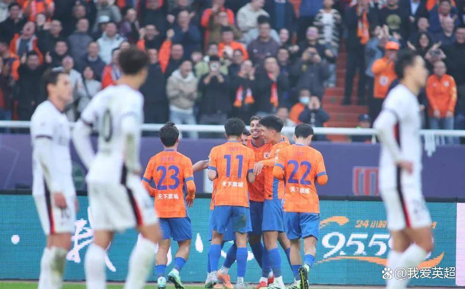 包含英超今晨再迎强敌；上海海港队长鼓劲；主帅态度：目标明确；数据趋势出现新变化的词条