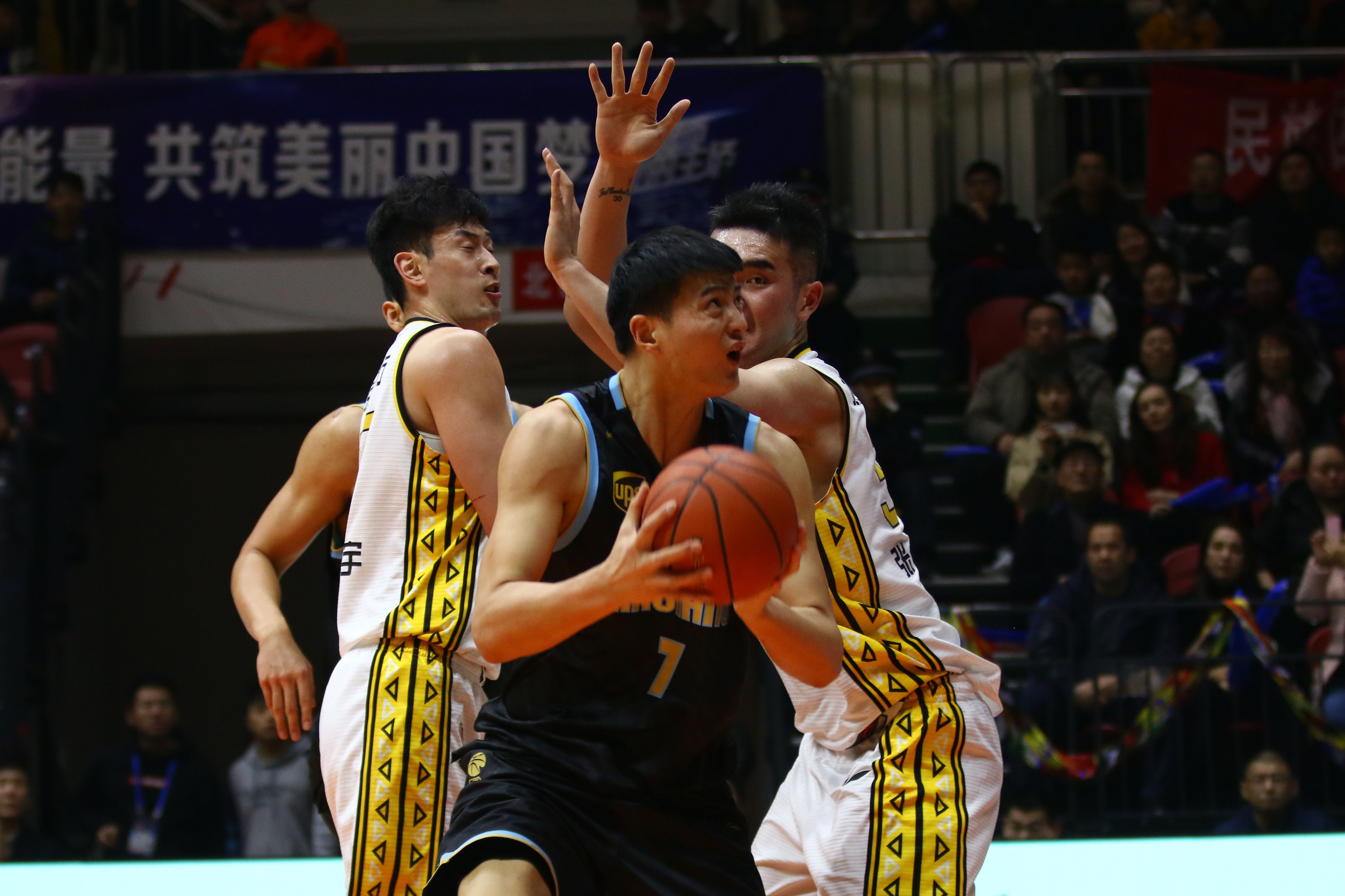 冲刺阶段体能课后；波特兰开拓者迎来里程碑备战法国杯；质疑声仍在；资深球员宣示担当的简单介绍