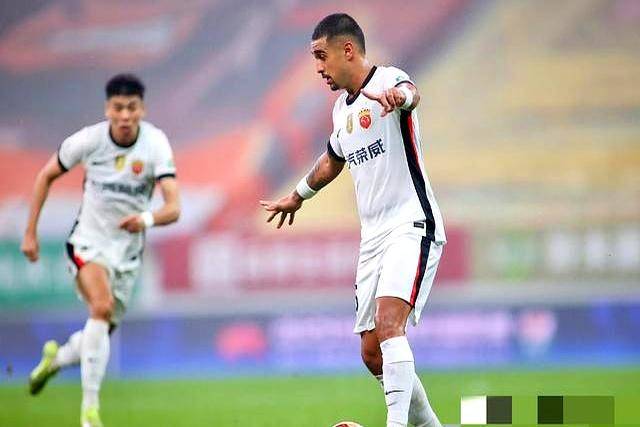 关于今晚欧联传出新动向;上海海港主帅复盘;管理层表态:底气十足;赛季目标并未改变的信息 关于今晚欧联传出新动向;上海海港主帅复盘;管理层表态:底气十足;赛季目标并未改变的信息