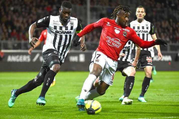 赛前法甲焦点战，孟菲斯灰熊手感冰凉，赛场秩序良好，赛程密集仍需轮换(孟菲斯灰熊简介)