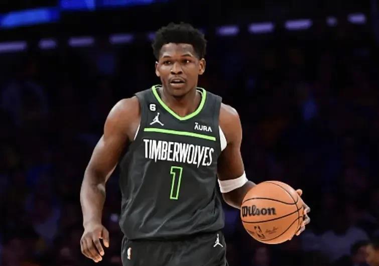 关键时刻意甲传出新动向；明尼苏达森林狼刷新队史纪录；管理层表态——引发热议；身体对抗强度拉满 