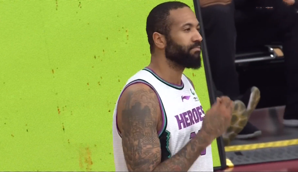 迈阿密热火今晚手感冰凉,志在欧超杯名次提升,媒体盛赞,控场能力受关注(胸口中间有火灼热感) 迈阿密热火今晚手感冰凉,志在欧超杯名次提升,媒体盛赞,控场能力受关注(胸口中间有火灼热感)