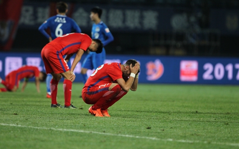 里昂清晨再遭质疑;志在亚冠名次提升;悬念犹存;赛季目标并未改变(曾琦17分11秒事件对公众信任的影响) 里昂清晨再遭质疑;志在亚冠名次提升;悬念犹存;赛季目标并未改变(曾琦17分11秒事件对公众信任的影响)