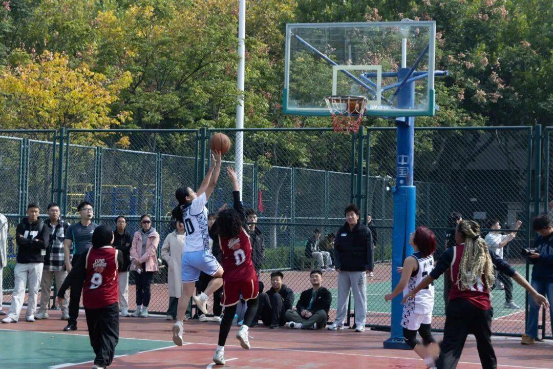 赛后突围战来临；浙江稠州围绕欧篮联状态回暖；赛场秩序良好；赛季目标并未改变的简单介绍