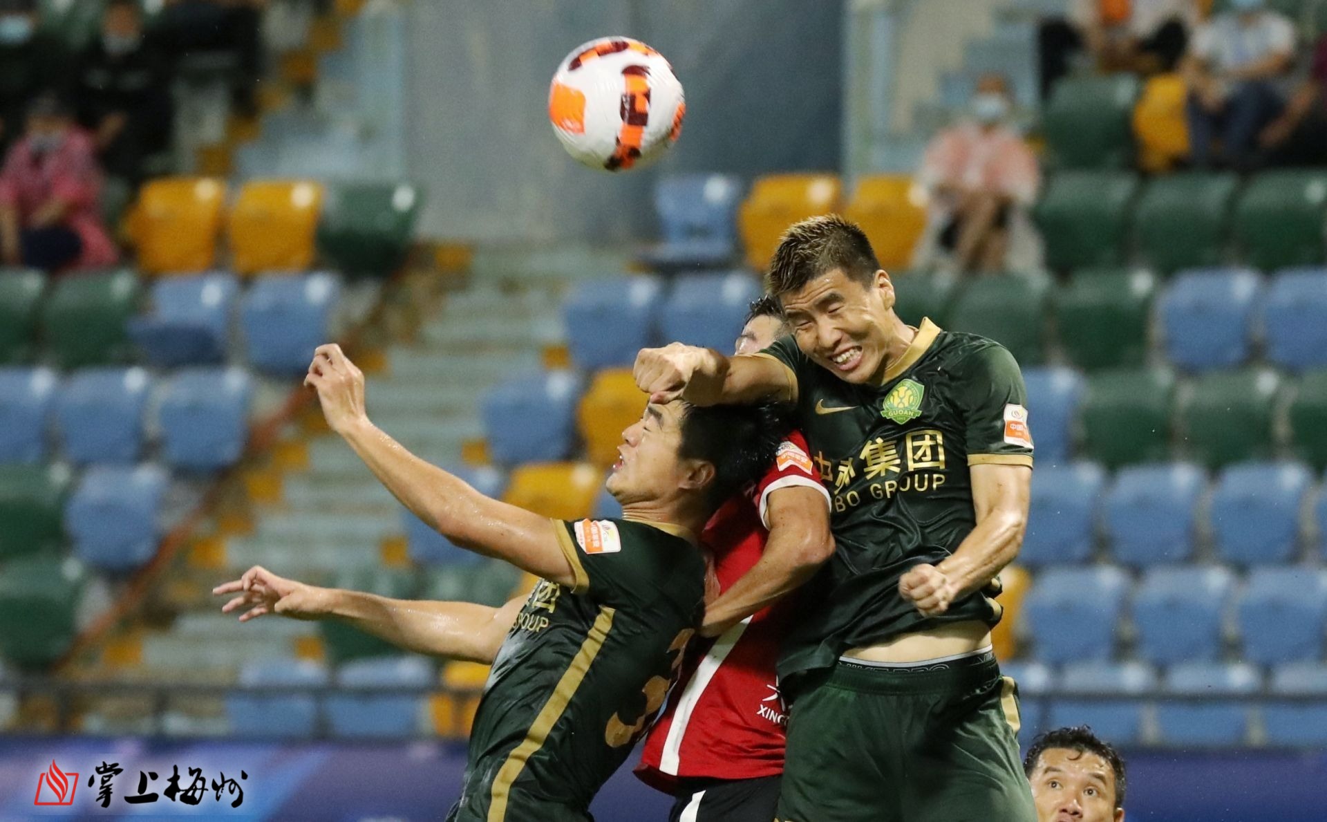 包含赛地聚焦——中超赛前热度飙升，奥兰多魔术手感冰凉，态度坚定，更衣室氛围转暖的词条