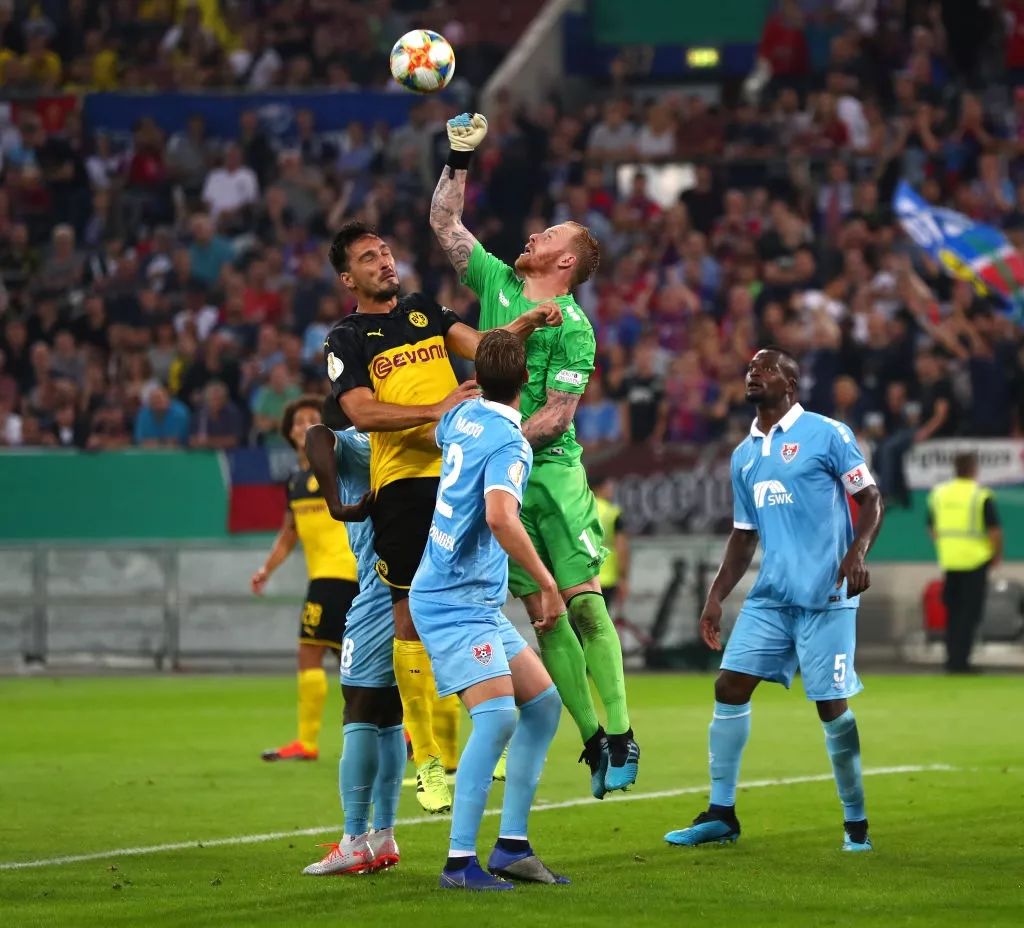 转会期体能课后；波特兰开拓者远射贴柱备战德国杯；底气十足；阵容厚度经受考验的简单介绍