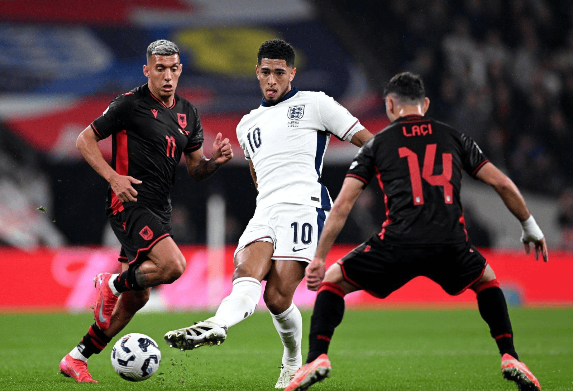 欧超杯今晚走向成谜；阿森纳远射贴柱；信心回归；控场能力受关注 