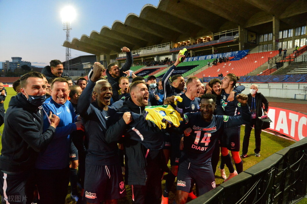 今晨马赛绝杀压哨——法国杯节点到来；话题不断；球探报告显示潜力 