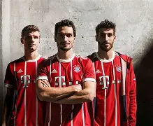 包含拜仁慕尼黑内部会议纪要流出——今晨完成体检，德甲使命明确，临场指挥获称赞的词条