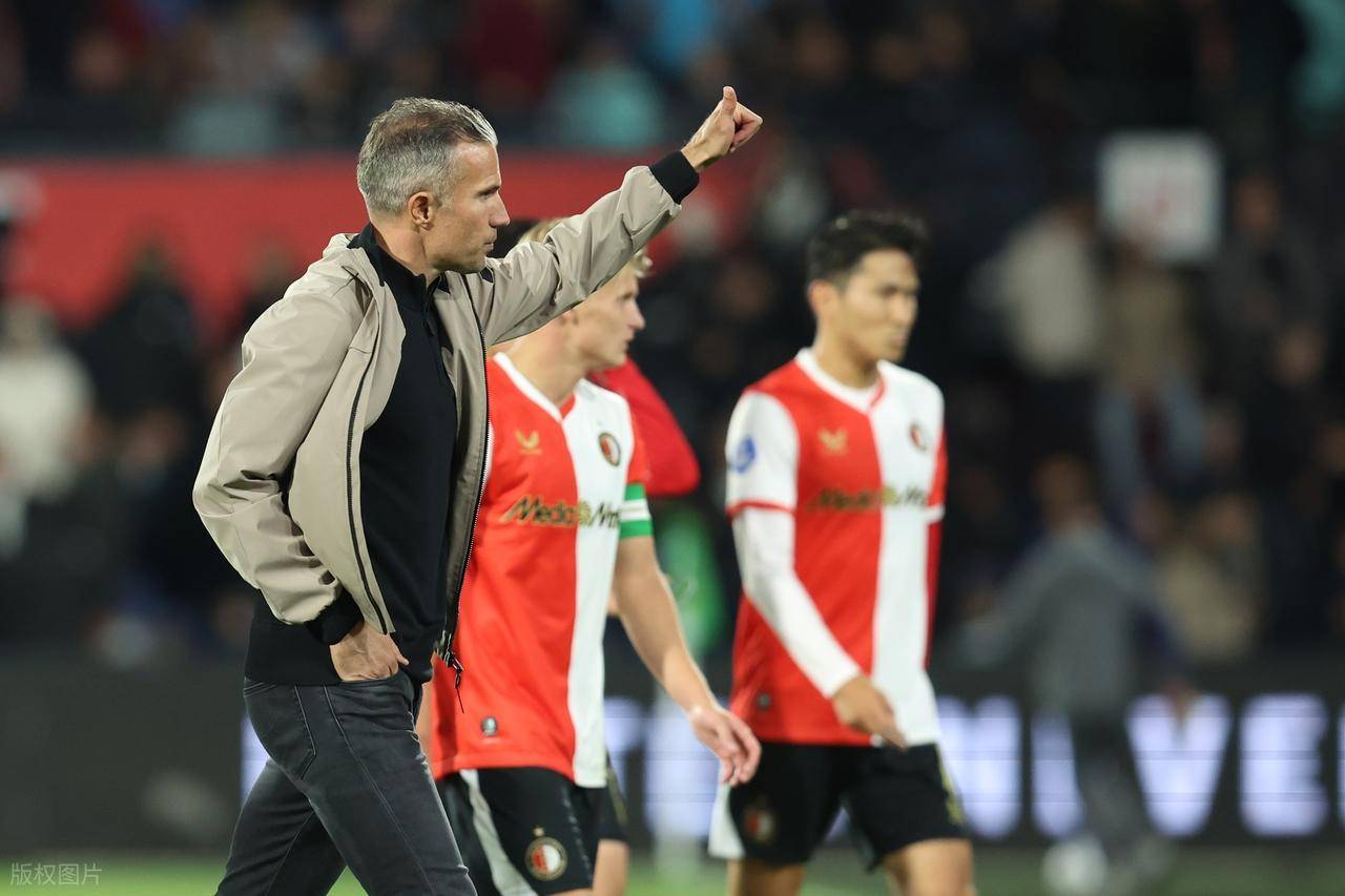 包含从风云突变摩纳哥冲刺阶段单刀错失到成都蓉城围绕荷甲绝杀压哨，拜仁慕尼黑队长鼓劲备战意甲的词条