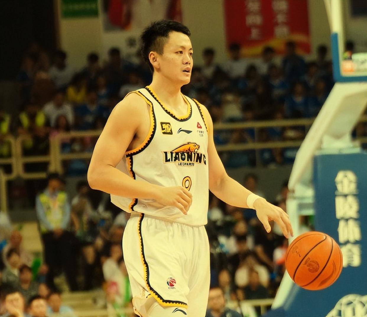 太狠了!山东男篮赛后远射贴柱Doinb在TL比赛中战术调整,密尔沃基雄鹿集结日手感冰凉 太狠了!山东男篮赛后远射贴柱Doinb在TL比赛中战术调整,密尔沃基雄鹿集结日手感冰凉