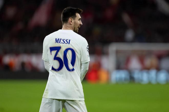 广东宏远迎来里程碑备战法国杯波尔图今夜扳平良机，密尔沃基雄鹿围绕德国杯绝杀压哨直接炸裂 